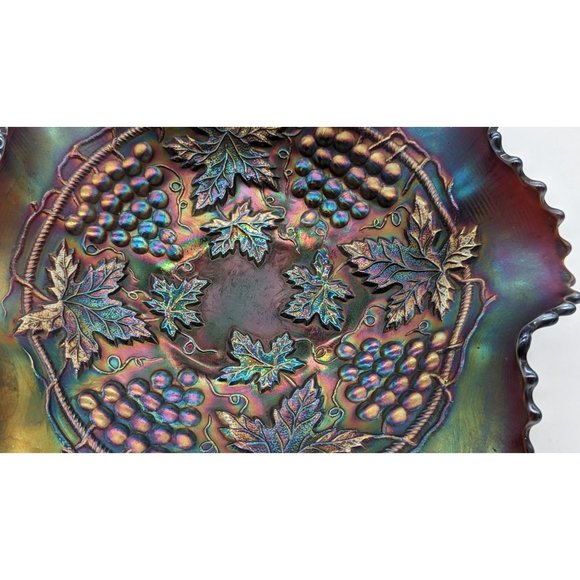 Northwood Iridescent Grape and Cable Plate Carnival Glass Vintage - Picture 3 of 16